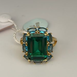 Gold Cake size 7 emerald cut crystal and round cut 925 silver 18k plated